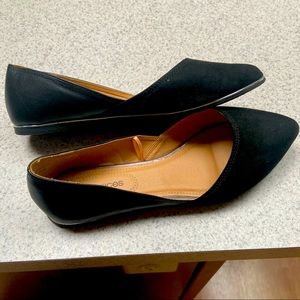 Women’s Size 7 Black Flats. Like New
